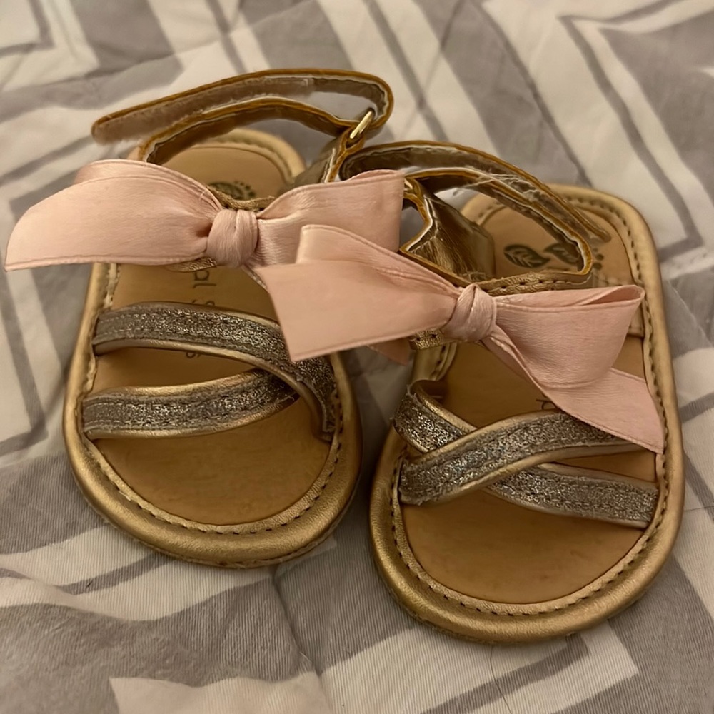 Natural steps Newborn girls sandals gold with pink bow